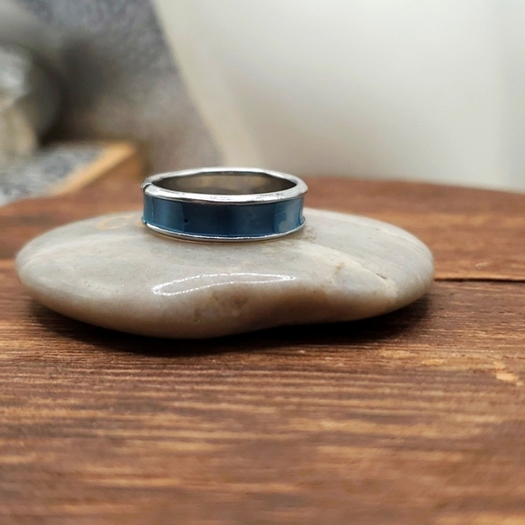 Size 6 mother of pearl blue skies ring R154 - Picture 1 of 3